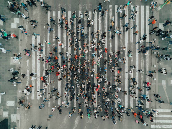 Retos de economía Latinoamérica: control inflación, equilibrio fiscal y deuda - Revista PLUS