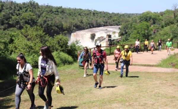 Senatur celebra reactivación de turismo interno