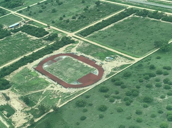 Verifican obras de pista de atletismo en el corazón del Chaco paraguayo - ADN Digital