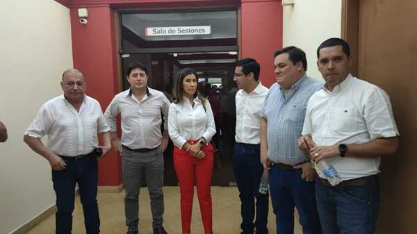 Diario HOY | Candidatos a gobernadores por HC se reúnen con la dupla Peña-Alliana