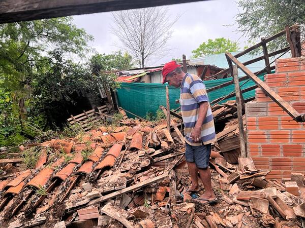 Fuerte viento derriba la vivienda de un humilde trabajador