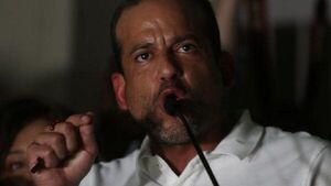 Detienen a gobernador de región boliviana y denuncian "secuestro"