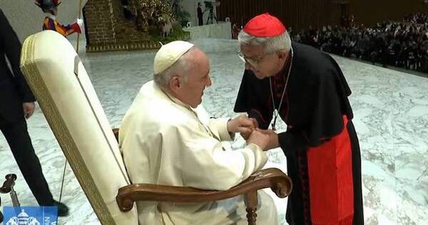 La Nación / Martínez pide que se ore por Benedicto XVI