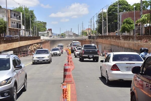 MOPC habilitó el túnel de tres bocas, pero la obra todavía no concluye - Economía - ABC Color