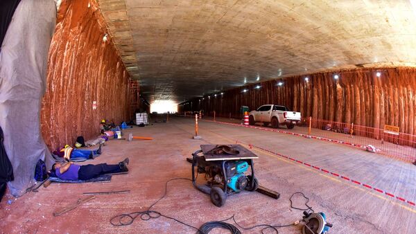 Pese a meses de retraso, habilitan solo un carril del túnel Tres Bocas