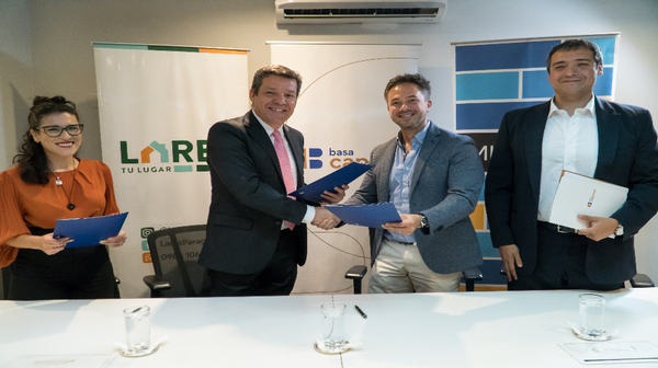 Basa Capital y Lares firman alianza para financiar proyectos de primera vivienda para cientos de paraguayos