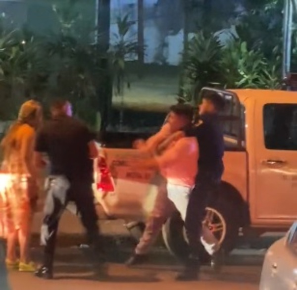 Denuncian a agentes policiales por encubrir a chofer alcoholizado | 1000 Noticias