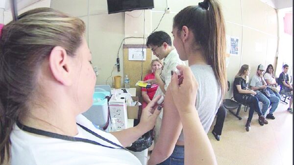 Instan a tener la vacuna contra la fiebre amarilla para viajar