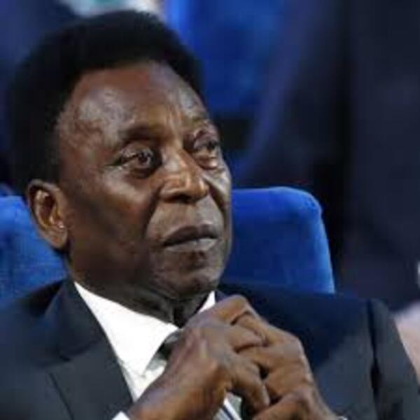 Murió el rey Pelé y el fútbol está de luto