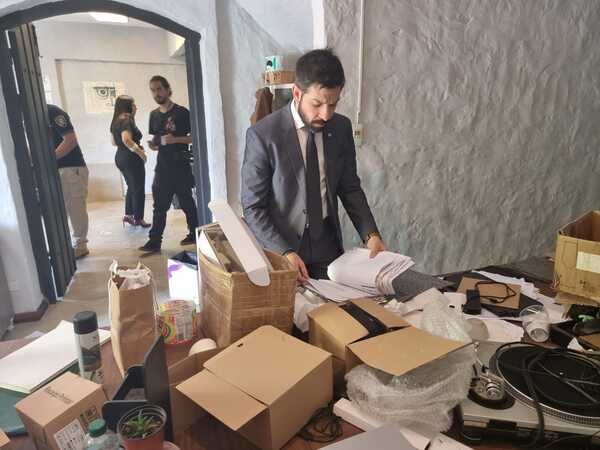 Diario HOY | Policías retuvieron a una mujer y le exigieron G. 3 millones