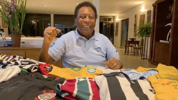 Los clubes brasileños sin excepción homenajean al "eterno" Pelé