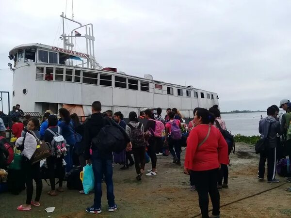 Bajante del río Paraguay obliga a suspender viajes de la emblemática lancha Aquidabán - Noticias del Chaco - ABC Color