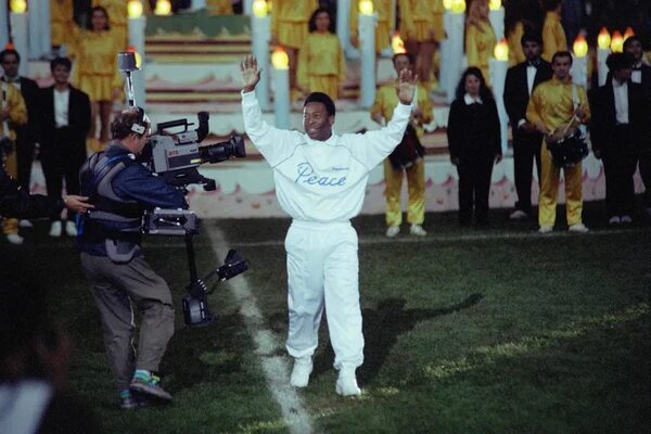 “Era de otro planeta”: Pachanga Mendoza recordó a Pelé - Fútbol Internacional - ABC Color