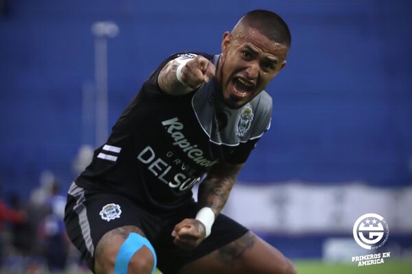 Víctor Ayala tiene nuevo equipo en el fútbol paraguayo