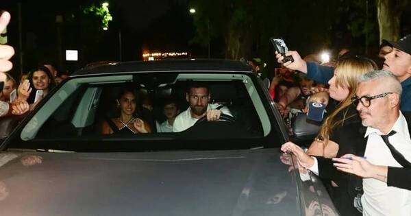 La Nación / Messi asistió a fiesta de 15 años de su sobrina y causó furor