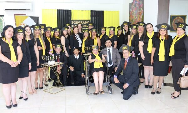 Más de 730 profesionales culminaron cursos de especializaciones y maestrías