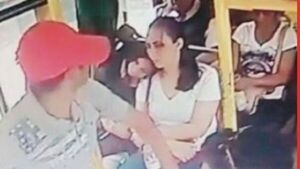 Cae tipo que asaltaba con estoque en micros