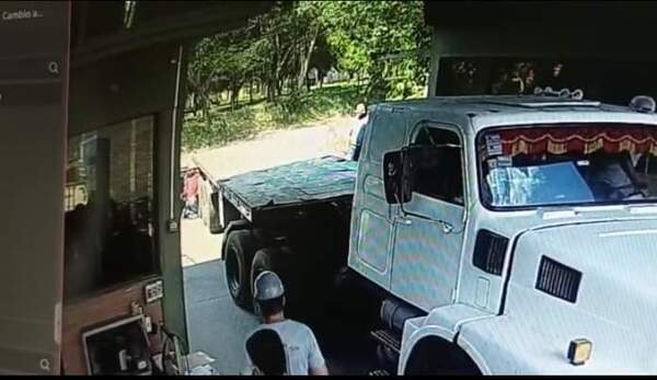 Trabajador murió aplastado por su propio camión