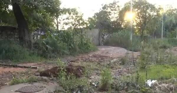 La Nación / Denuncian pésimo estado de calle vecinal en San Lorenzo