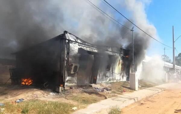 Detienen a mujer de 23 años que habría quemado tres viviendas en Asunción – Prensa 5