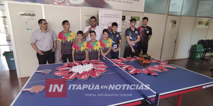 SE ENTREGARON IMPLEMENTOS PARA LA PRÁCTICA DEL TENIS DE MESA EN LA GOBERNACIÓN - Itapúa Noticias