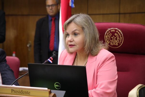 Halley ratifica acusaciones contra la senadora Samaniego por irregularidades en IPS
