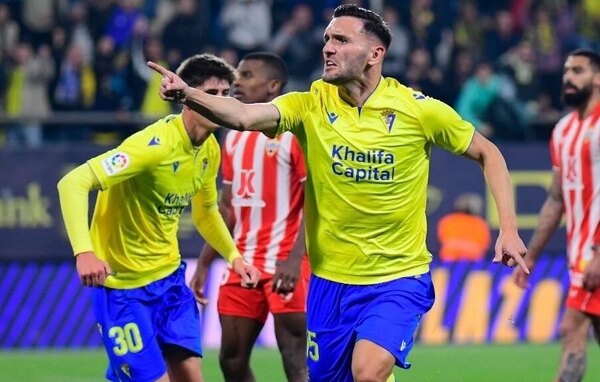 El Cádiz de Santiago Arzamendia rescató un empate en su último partido del 2022