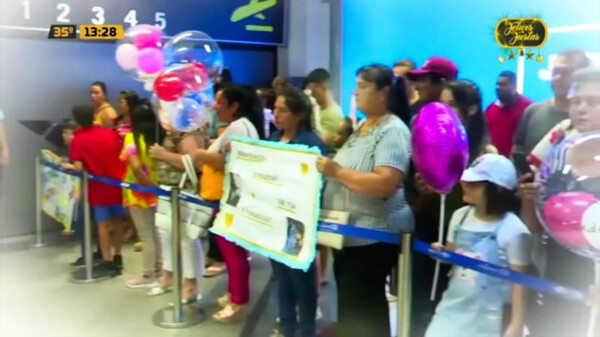Desborde de emoción en el Aeropuerto - C9N