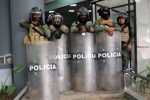 La mayor región boliviana se paraliza por el encarcelamiento de su gobernador - Mundo - ABC Color