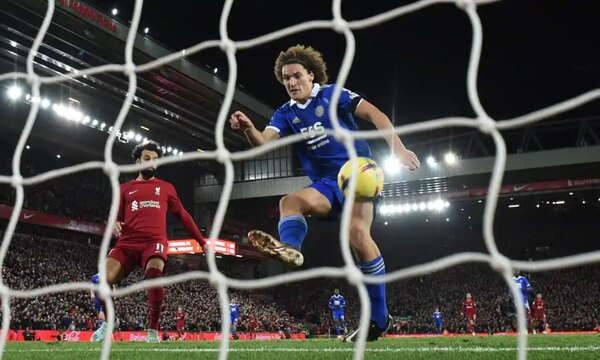 Dos goles en contra del mismo jugador, le dieron el triunfo a Liverpool sobre el Leicester