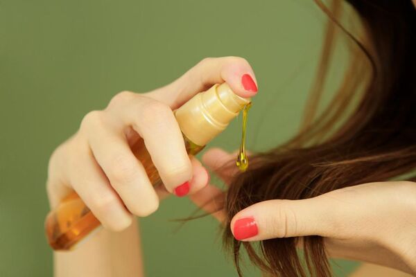 Aceites esenciales para detener la caída del cabello y estimular su crecimiento