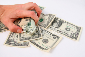 Diario HOY | Imputan a hombre por apropiarse de US$ 100 mil