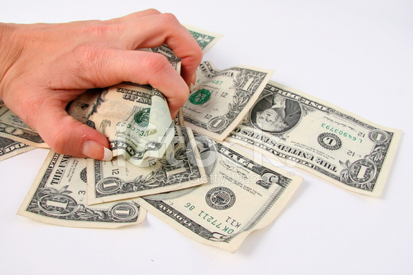 Diario HOY | Imputan a hombre por apropiarse de US$ 100 mil