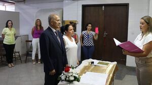 Funcionarios de Clínicas se casaron en el hospital