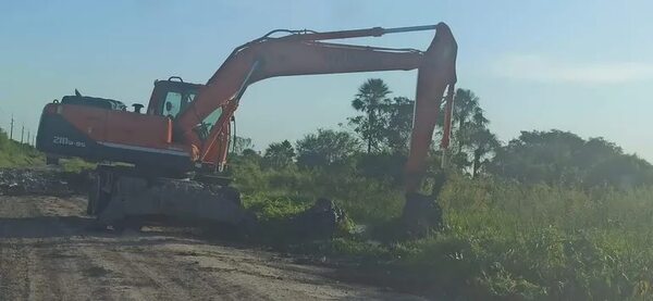 Rehabilitan camino que conduce a Bahía Negra, pero de manera precaria - Noticias del Chaco - ABC Color
