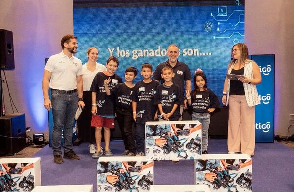 Tigo cierra el año con competencia - Empresariales - ABC Color