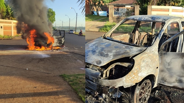 Auto quedó reducido a cenizas sobre la Avda. Roa Bastos de Encarnación