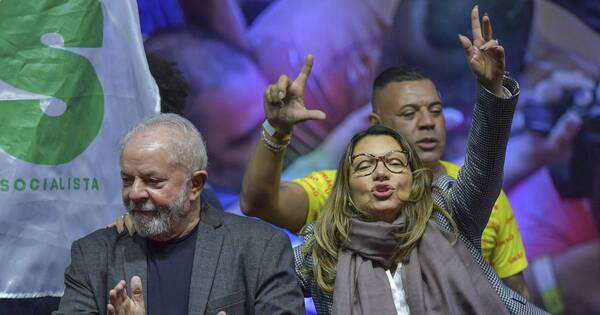 La Nación / Brasil arranca una nueva ‘era Lula’ con retos pendientes y Bolsonaro fuera del país