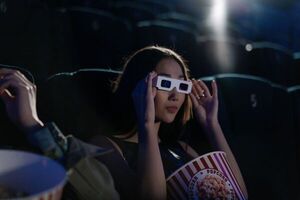 ¿Sabías que ir al cine tiene beneficios para la salud?
