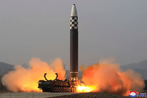 Corea del Sur denuncia que Corea del Norte disparó tres nuevos misiles contra el mar de Japón - .::Agencia IP::.