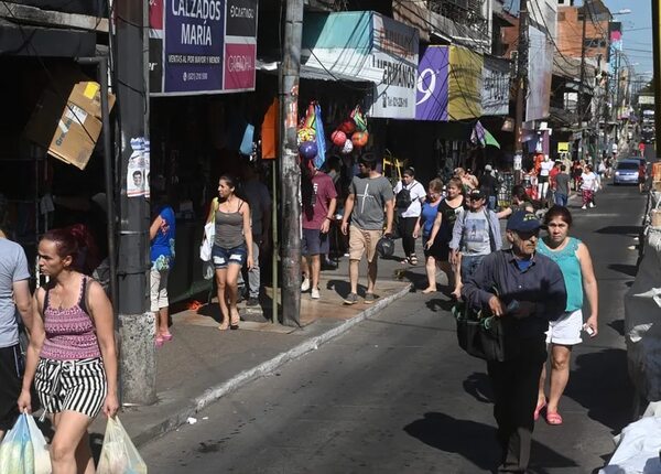 Mercado 4: sigue movimiento comercial a últimas horas del 2022 - Nacionales - ABC Color