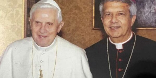 Cardenal Martínez: “Descansa en la paz del Señor, Benedicto XVI”