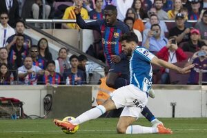 Mateu Lahoz incendia el Barcelona-Espanyol - Fútbol Internacional - ABC Color