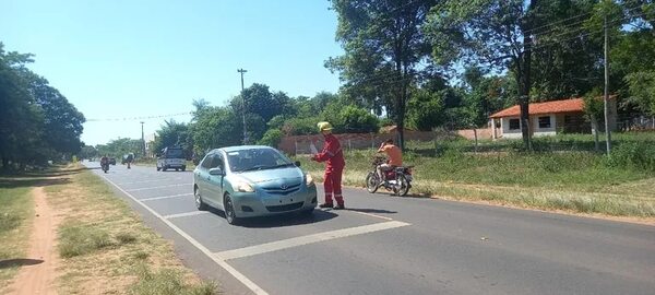 Bomberos realizan colecta para la compra de baterías de un móvil del cuartel de Carapeguá - Nacionales - ABC Color