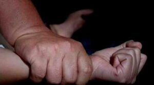 Detienen a dos abusadores en el último día del año