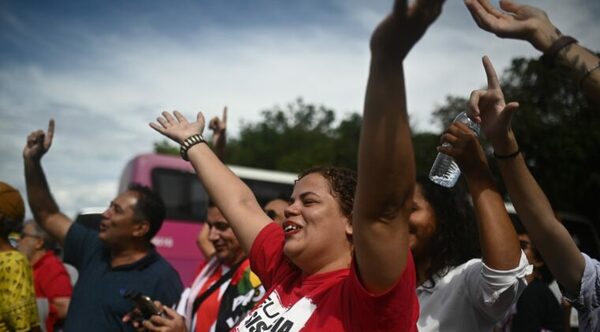 Miles de personas se empiezan a congregar para la investidura de Lula