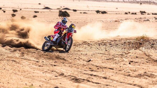 Sam Sunderland sufre accidente y abandona el Dakar 2023