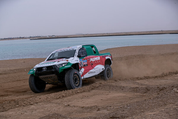Lafarja y García completan una exigente etapa 1 en el Dakar