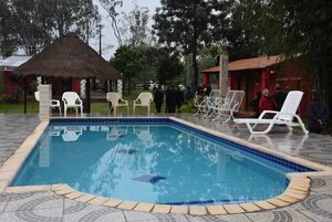 La piscina, parte atractiva de la oferta turística de las posadas   - Nacionales - ABC Color