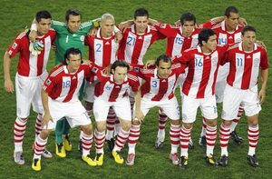 Fin de una era dorada: Los paraguayos que “colgaron los botines” en 2022  - Selección Paraguaya - ABC Color